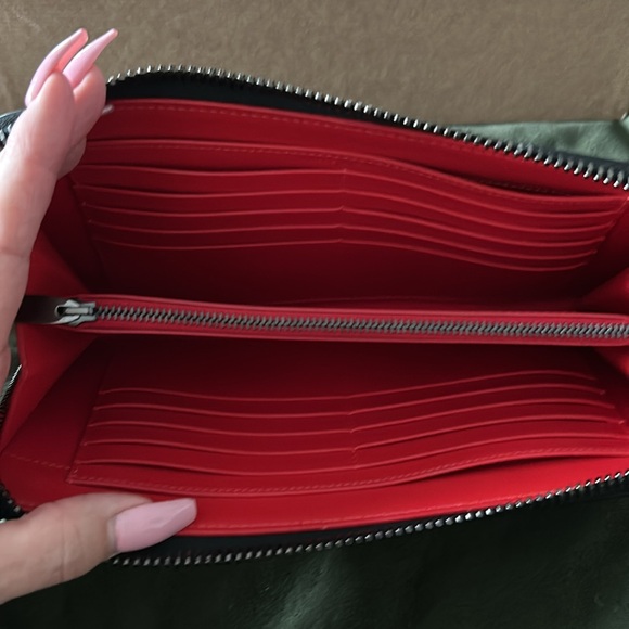 Christian Louboutin Panettone XL ❣️❣️black leather spiked wallet / clutch❣️EUC - Picture 11 of 11